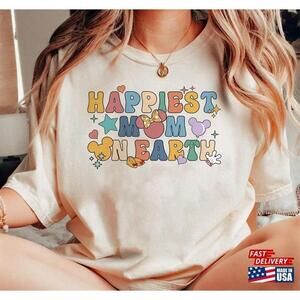 Happiest Grandma Mom Mommy Mimi Team On Earth Groovy Disneyland Classic Tshirt